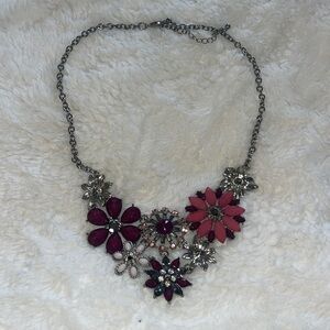 Women’s costume jewelry necklace